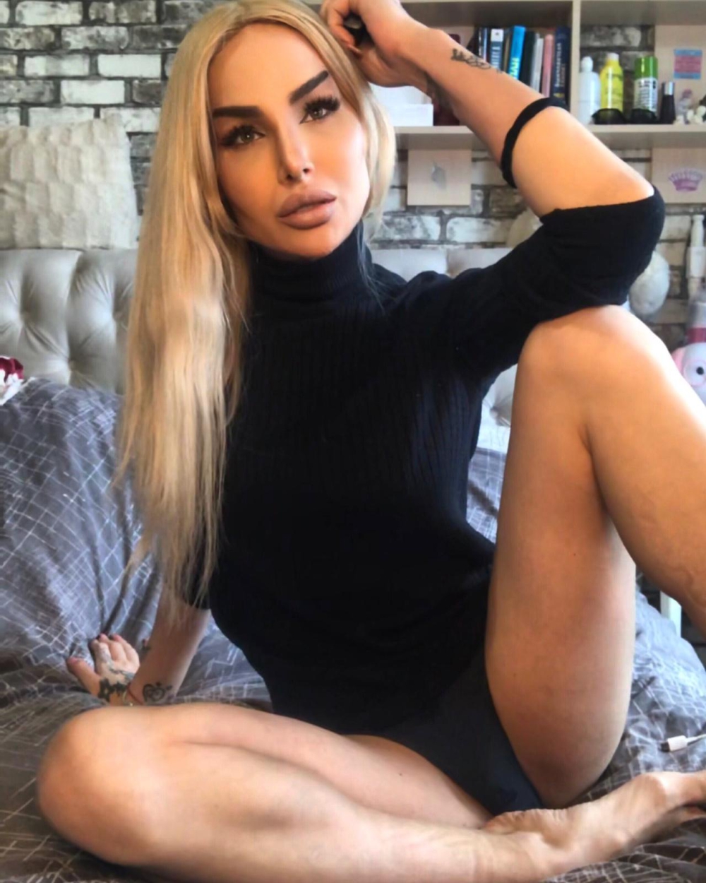 Busenmodell Trans Maria Profil - Busenmodelle Berlin » große Brüste Foto Bild